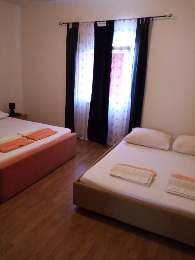 Apartments Luca Razanac Ngoại thất bức ảnh